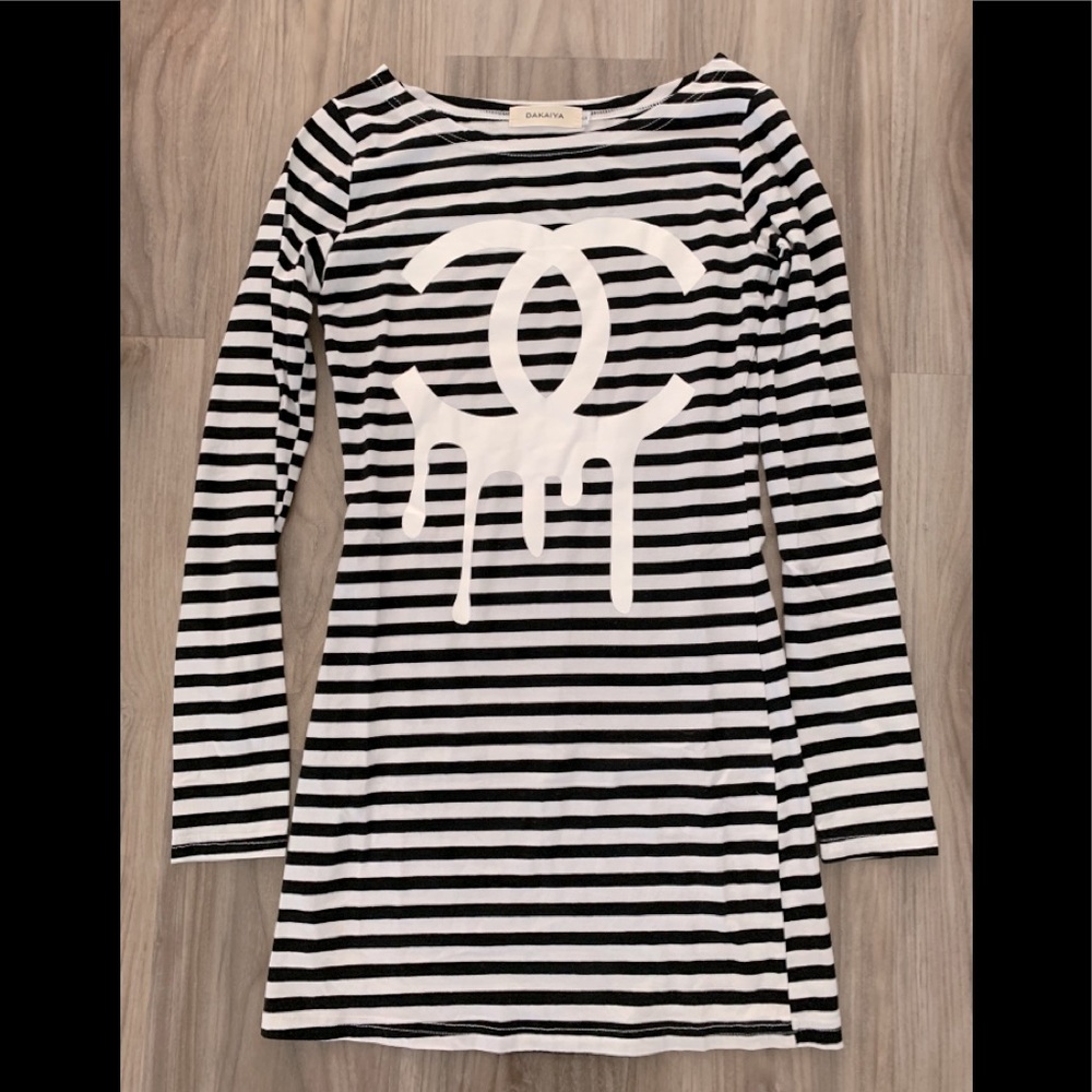 Black and White Stripes Long T-Shirt + Gift